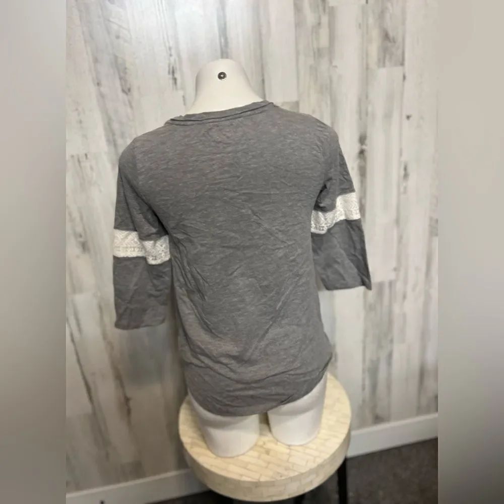 Gray top  - Picture 3 of 5